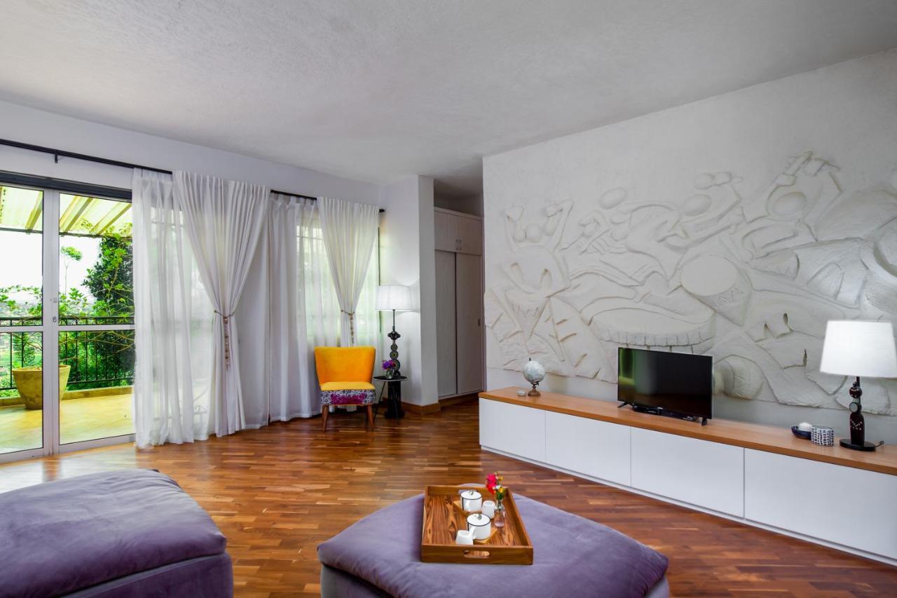 Ewange - A Casa Mia Bed & Breakfast Кампала Екстериор снимка
