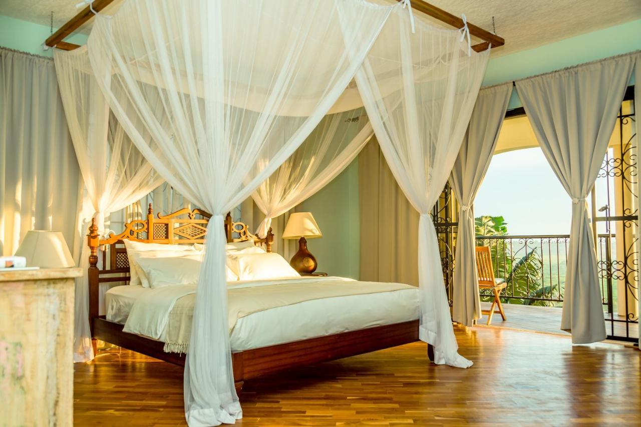 Ewange - A Casa Mia Bed & Breakfast Кампала Екстериор снимка