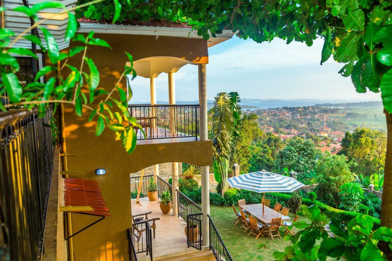 Ewange - A Casa Mia Bed & Breakfast Кампала Екстериор снимка